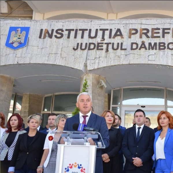 https://adriantutuianu.ro/wp-content/uploads/2020/08/AT-e1599297872778.png